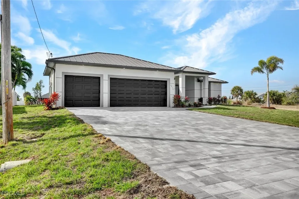 3210 SW 11th Place Cape Coral FL 33914