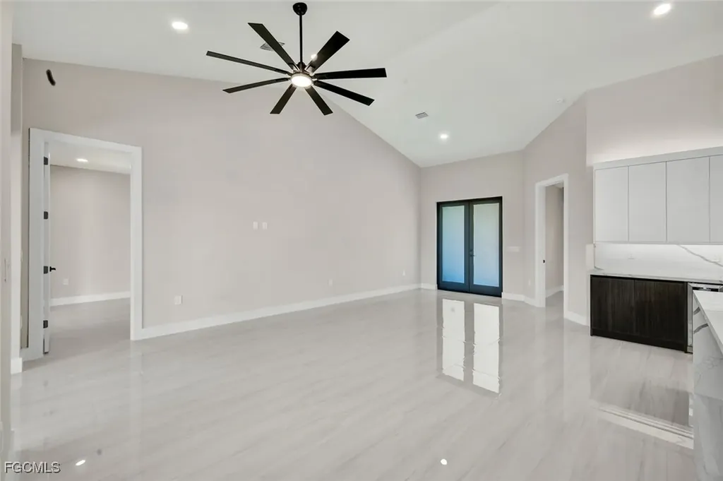 3210 SW 11th Place Cape Coral FL 33914