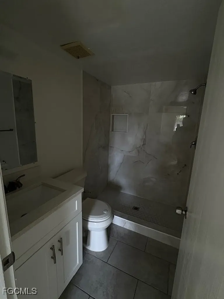 2700 Park Windsor Drive Fort Myers FL 33901