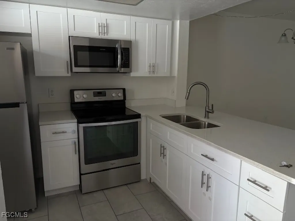 2700 Park Windsor Drive Fort Myers FL 33901