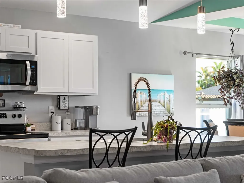 917 NW 13th Avenue Cape Coral FL 33993