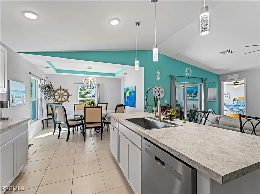 917 NW 13th Avenue Cape Coral FL 33993