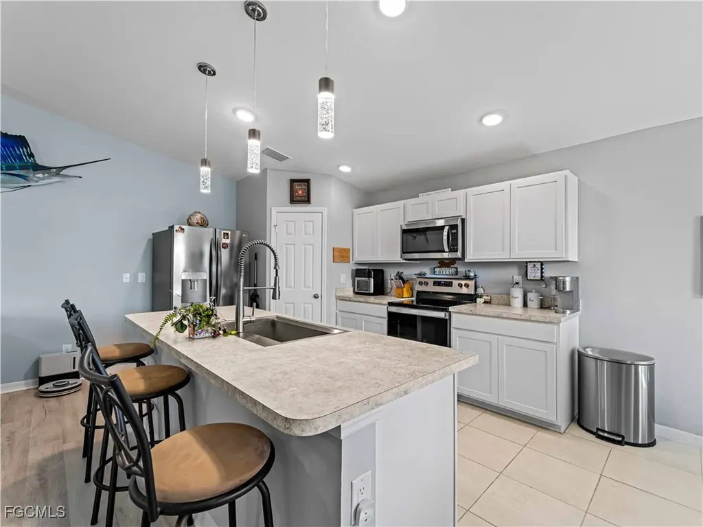 917 NW 13th Avenue Cape Coral FL 33993