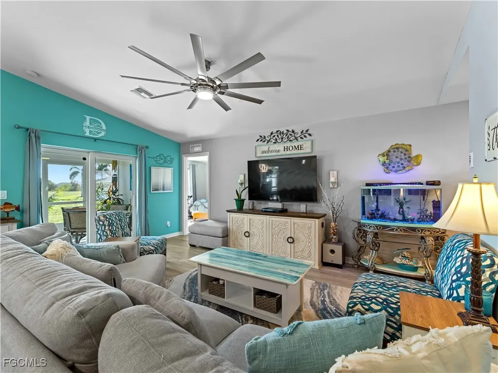 917 NW 13th Avenue Cape Coral FL 33993