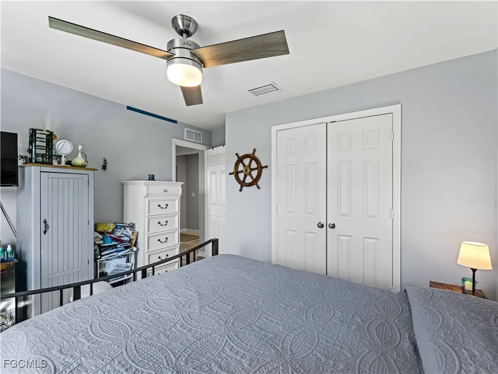 917 NW 13th Avenue Cape Coral FL 33993