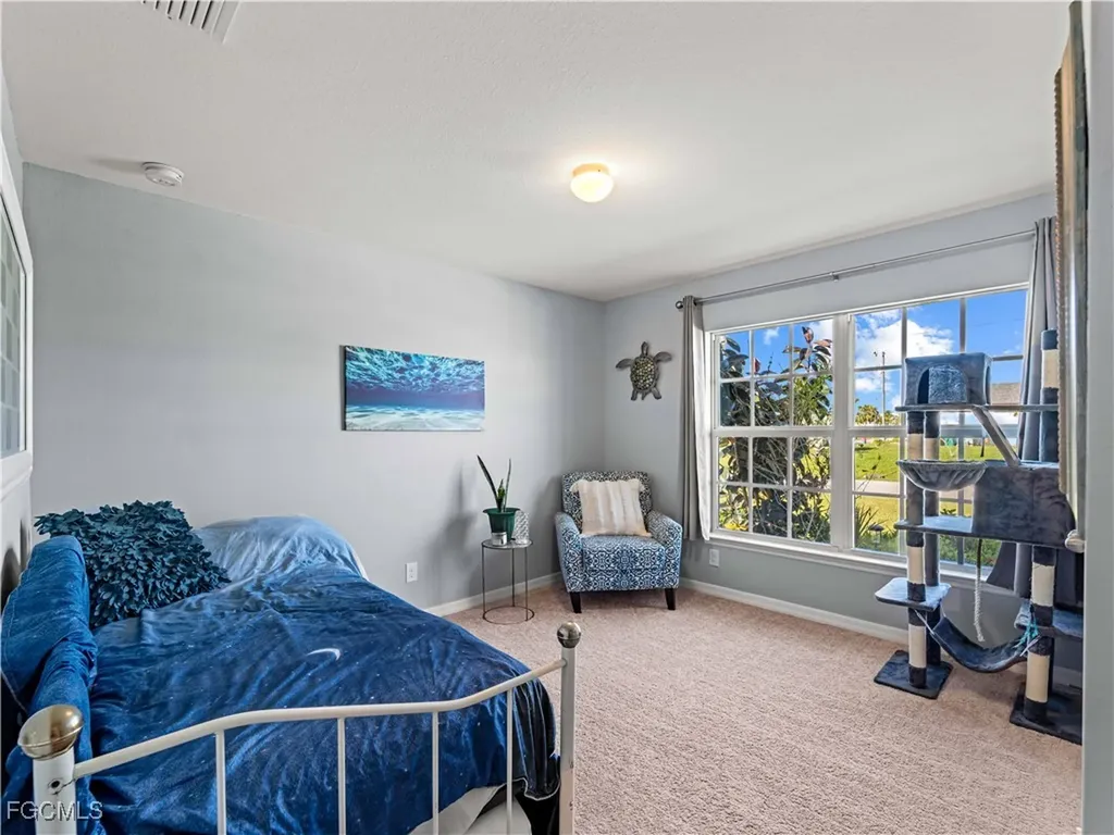 917 NW 13th Avenue Cape Coral FL 33993