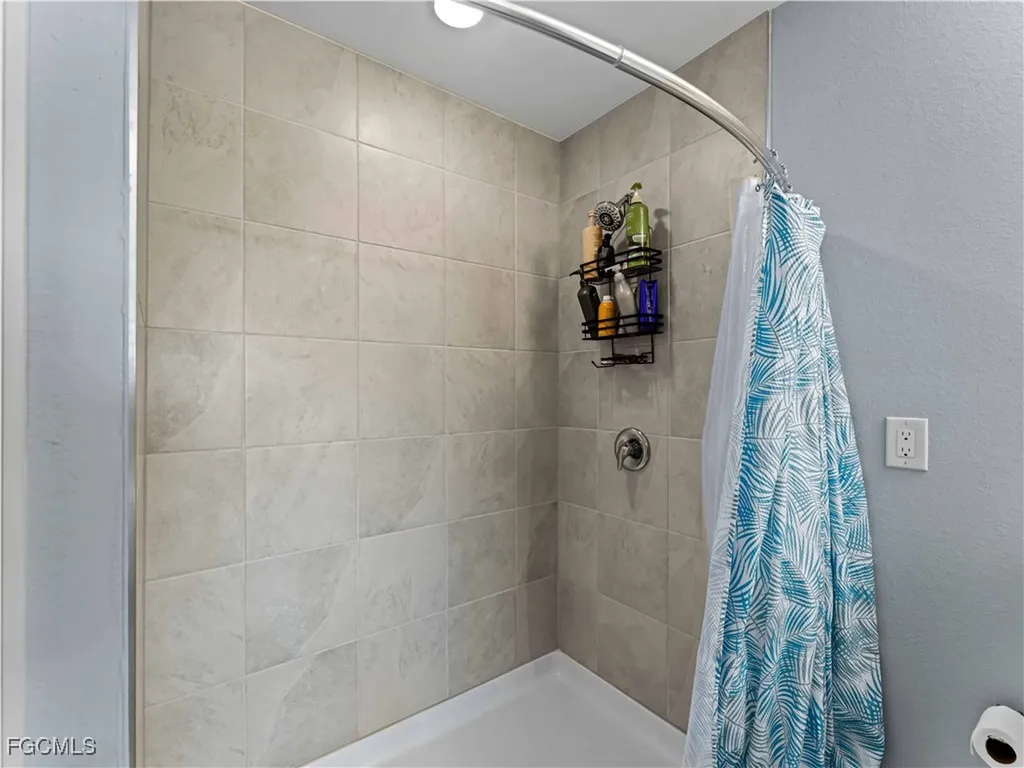 917 NW 13th Avenue Cape Coral FL 33993