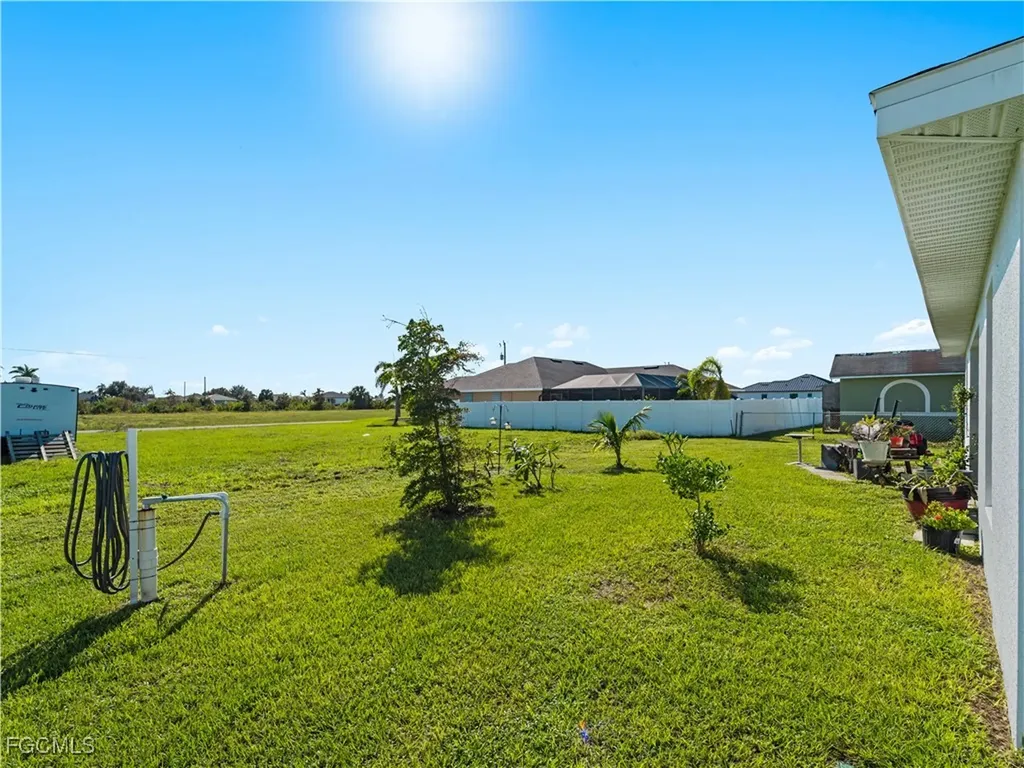 917 NW 13th Avenue Cape Coral FL 33993