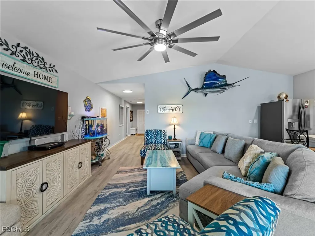 917 NW 13th Avenue Cape Coral FL 33993