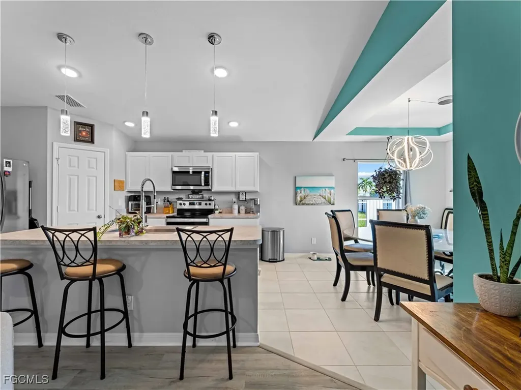 917 NW 13th Avenue Cape Coral FL 33993
