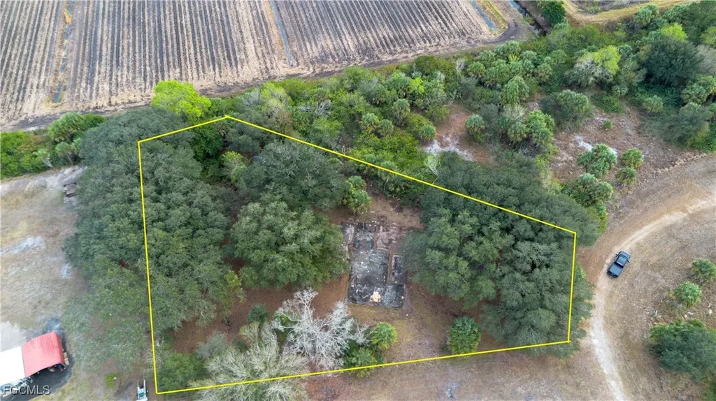 1053 Right Side Road Moore Haven FL 33471