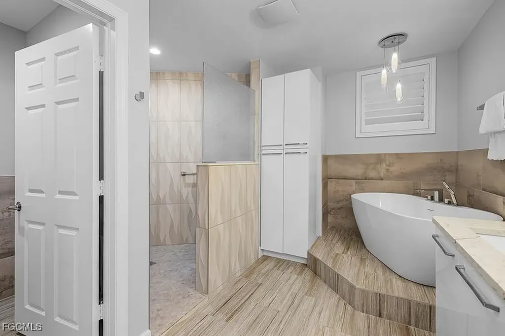 14220 Royal Harbour Court Fort Myers FL 33908