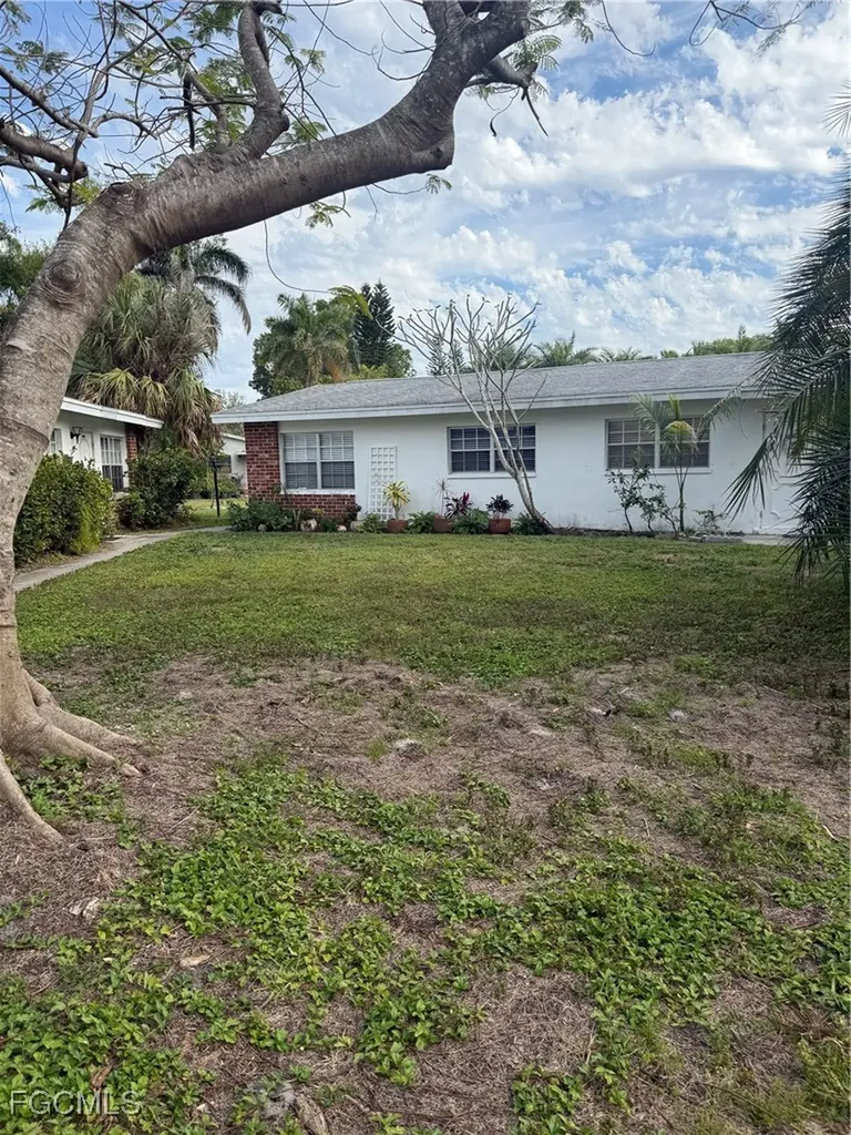 823 Courtington Lane Fort Myers FL 33919