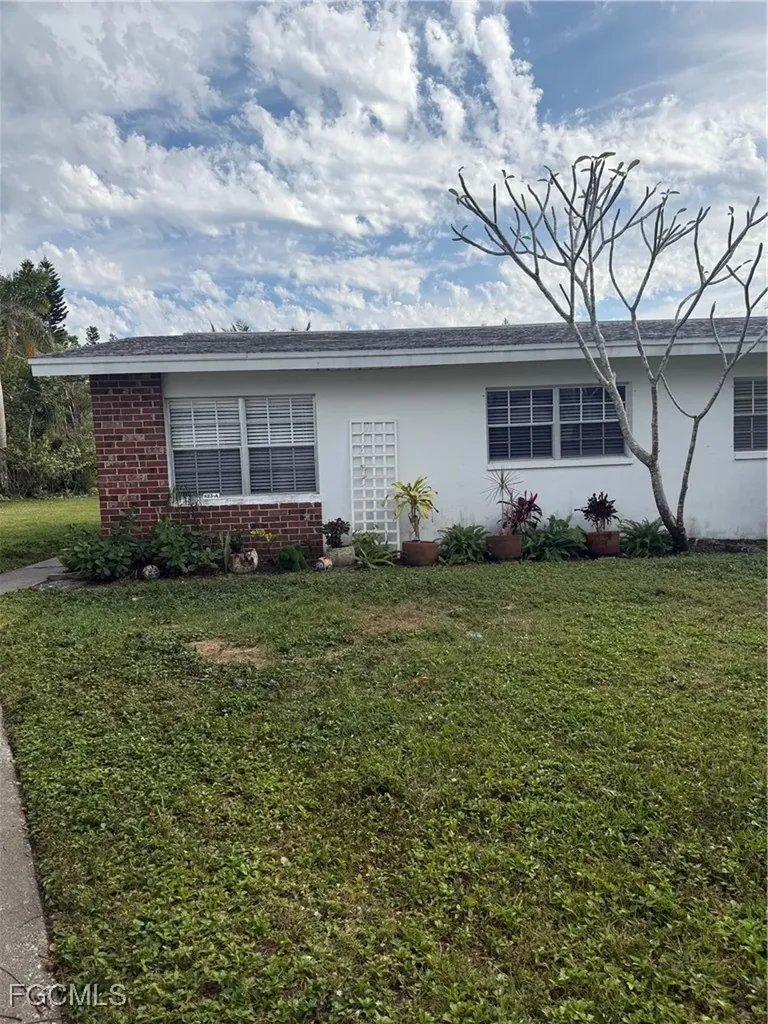 823 Courtington Lane Fort Myers FL 33919