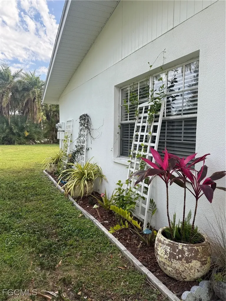 823 Courtington Lane Fort Myers FL 33919