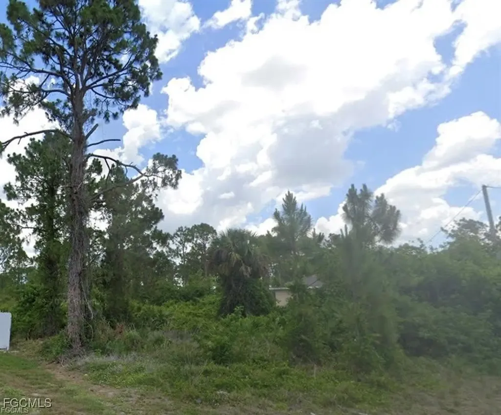 913 Kanuga Street E Lehigh Acres FL 33974