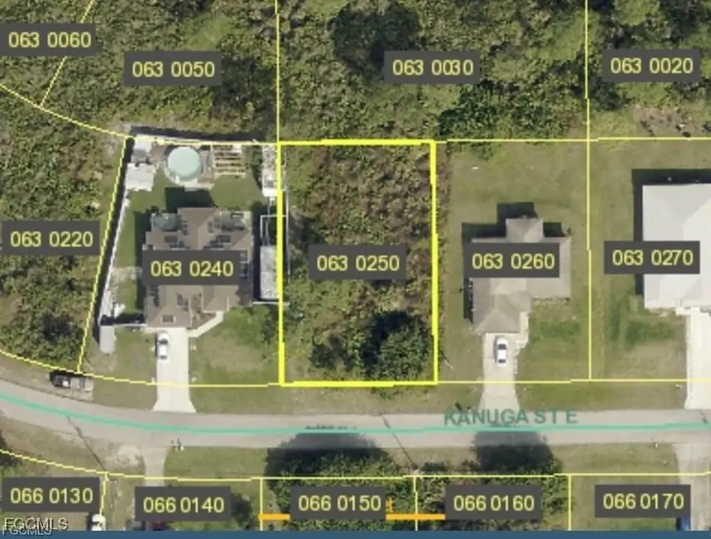 913 Kanuga Street E Lehigh Acres FL 33974