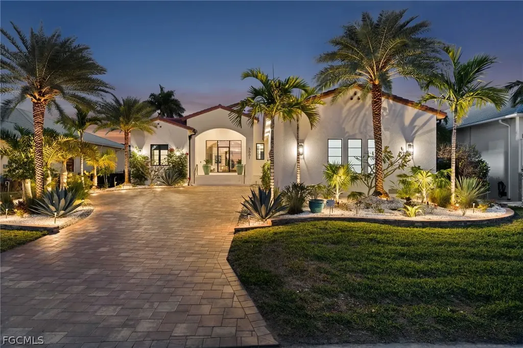 5661 Riverside Drive Cape Coral FL 33904