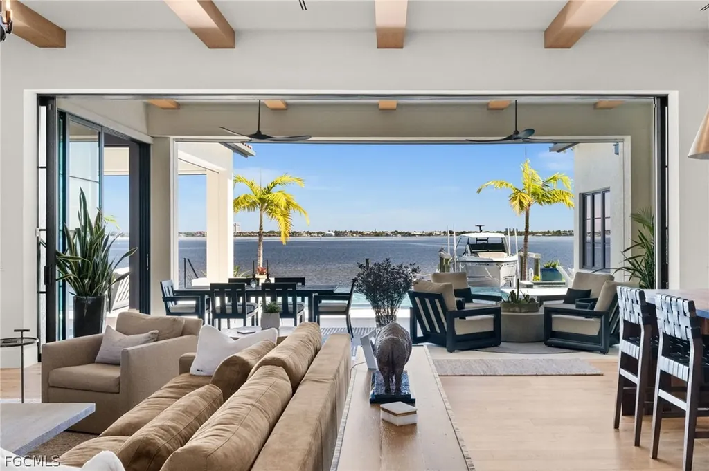 5661 Riverside Drive Cape Coral FL 33904