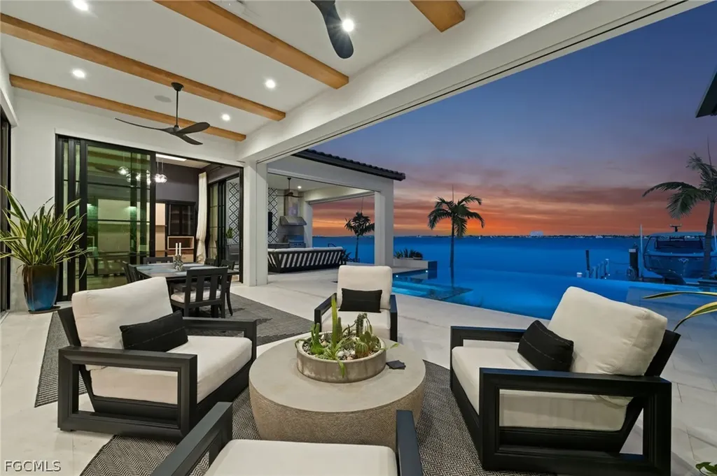 5661 Riverside Drive Cape Coral FL 33904