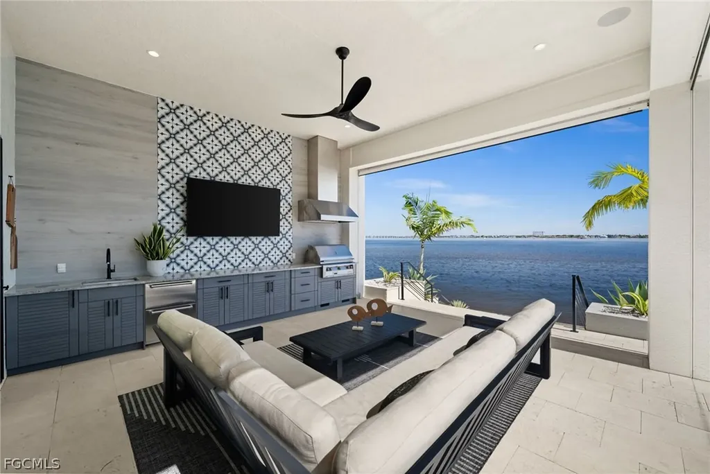 5661 Riverside Drive Cape Coral FL 33904