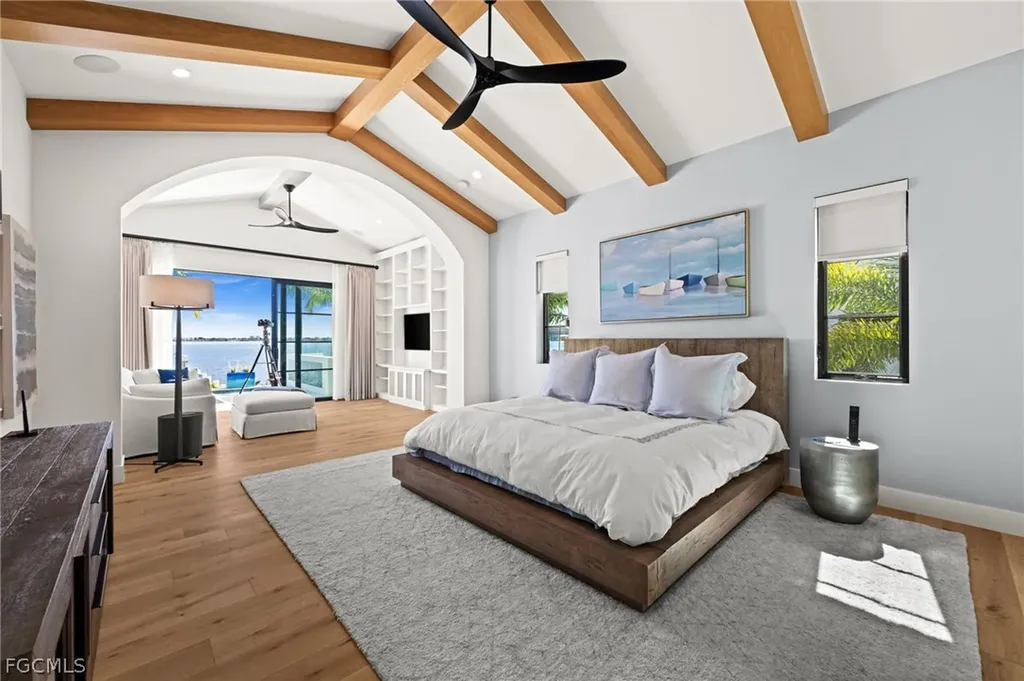 5661 Riverside Drive Cape Coral FL 33904