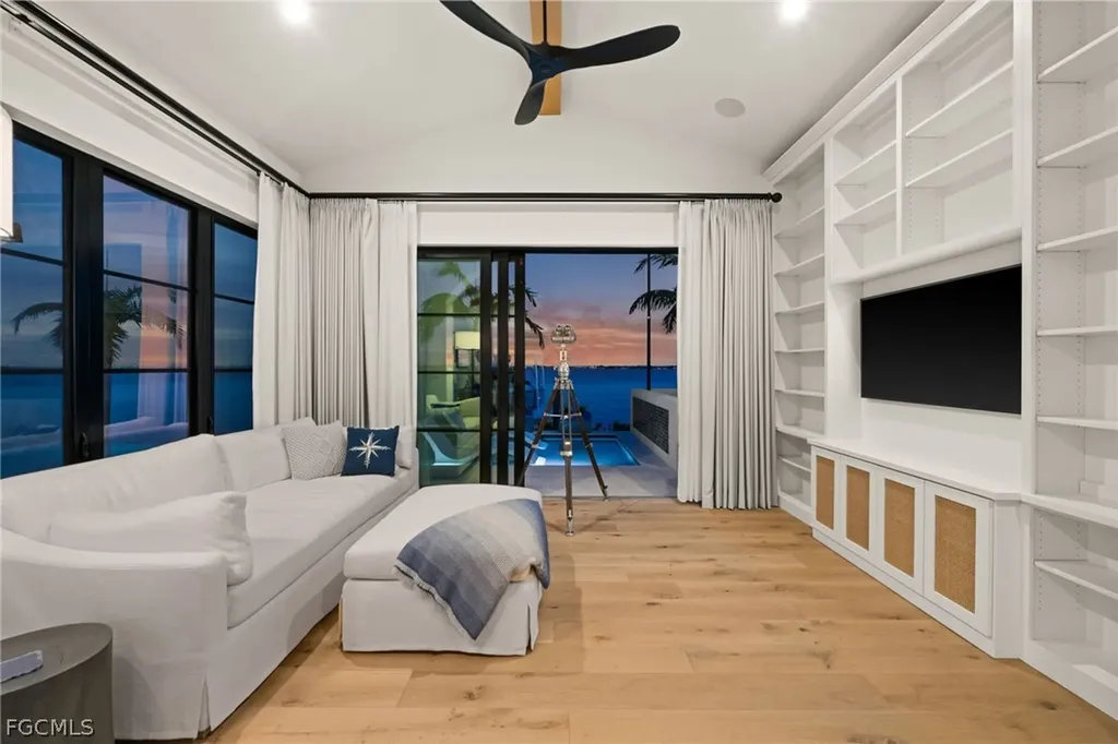 5661 Riverside Drive Cape Coral FL 33904