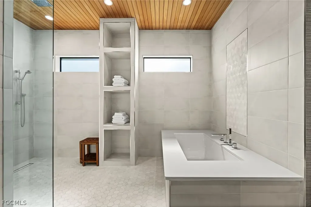 5661 Riverside Drive Cape Coral FL 33904