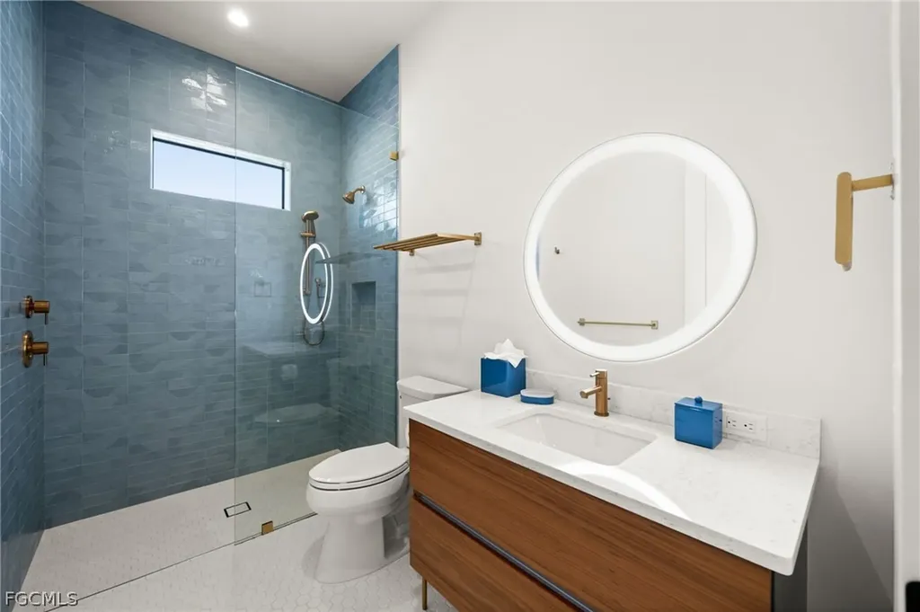 5661 Riverside Drive Cape Coral FL 33904