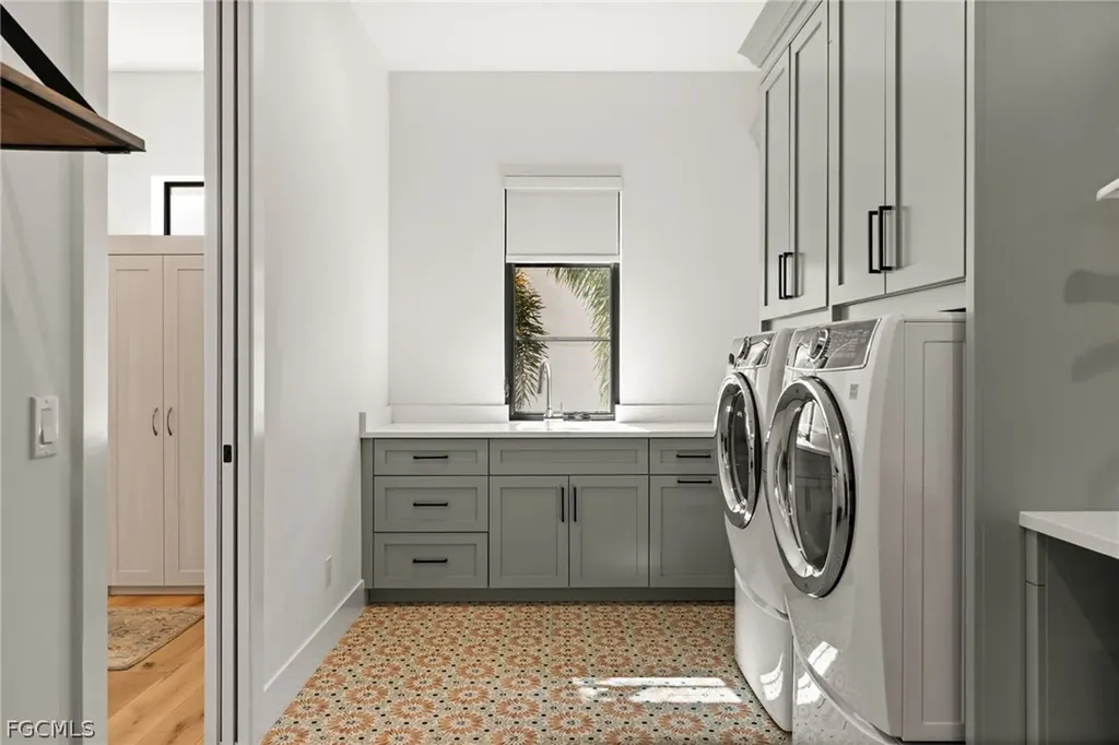 5661 Riverside Drive Cape Coral FL 33904