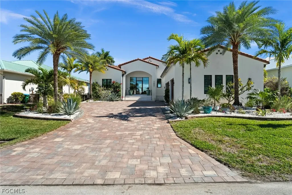 5661 Riverside Drive Cape Coral FL 33904