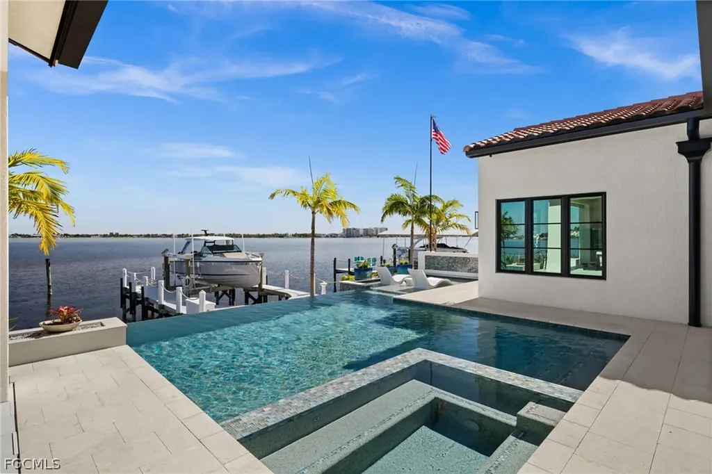 5661 Riverside Drive Cape Coral FL 33904