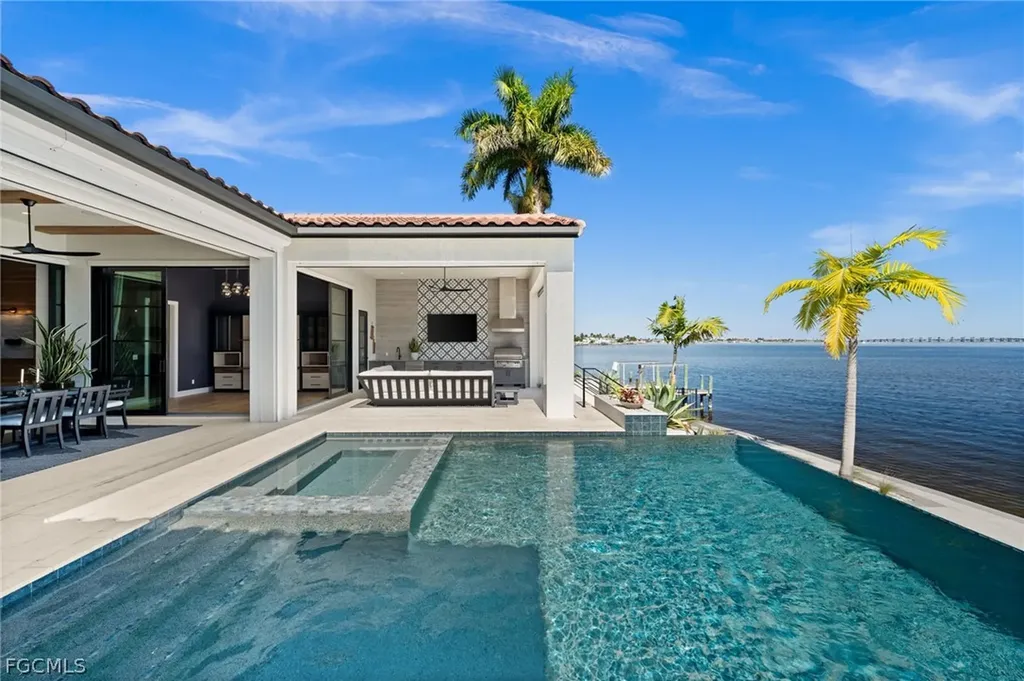 5661 Riverside Drive Cape Coral FL 33904