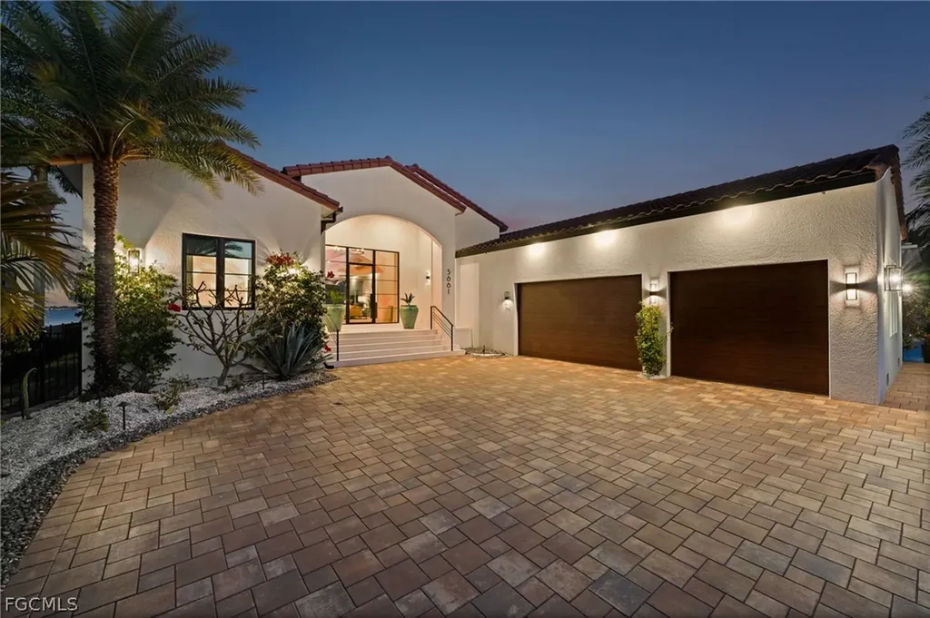 5661 Riverside Drive Cape Coral FL 33904