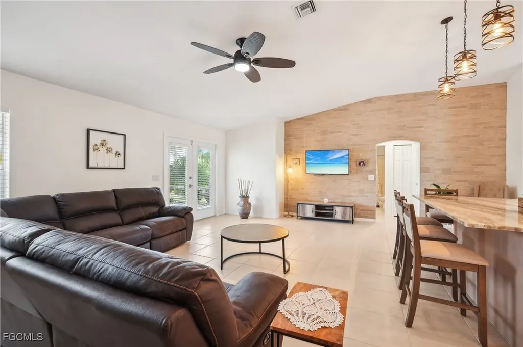 2322 SW 17th Street Cape Coral FL 33991