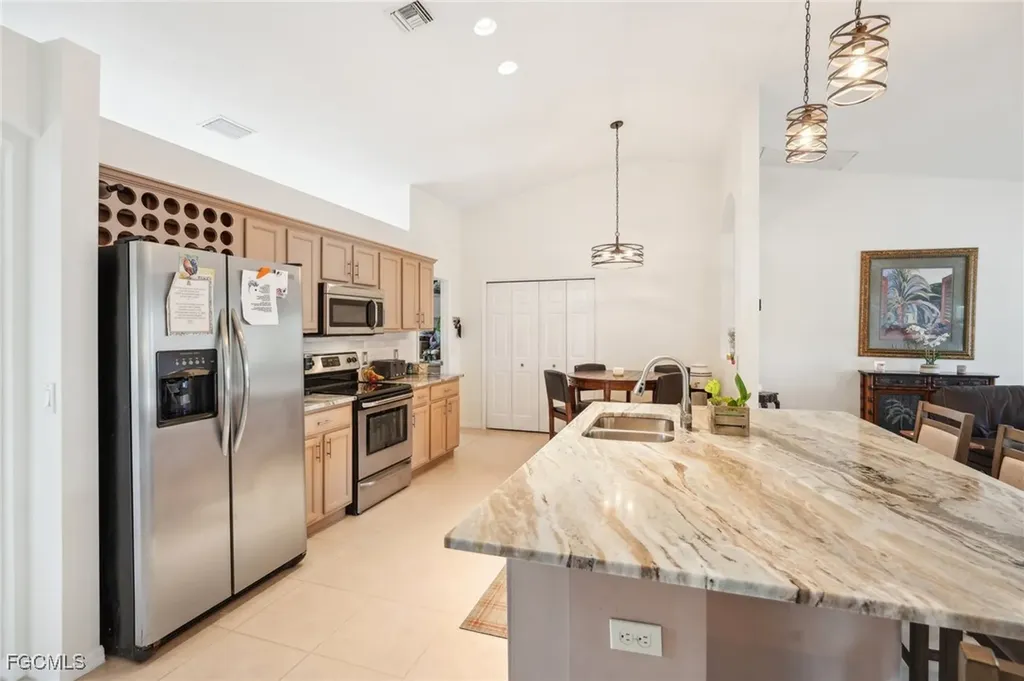 2322 SW 17th Street Cape Coral FL 33991