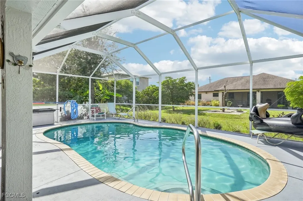 2322 SW 17th Street Cape Coral FL 33991