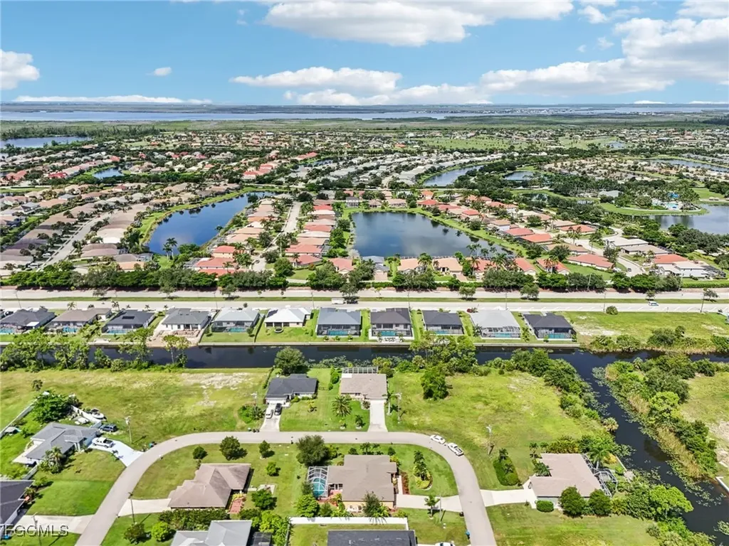 2322 SW 17th Street Cape Coral FL 33991