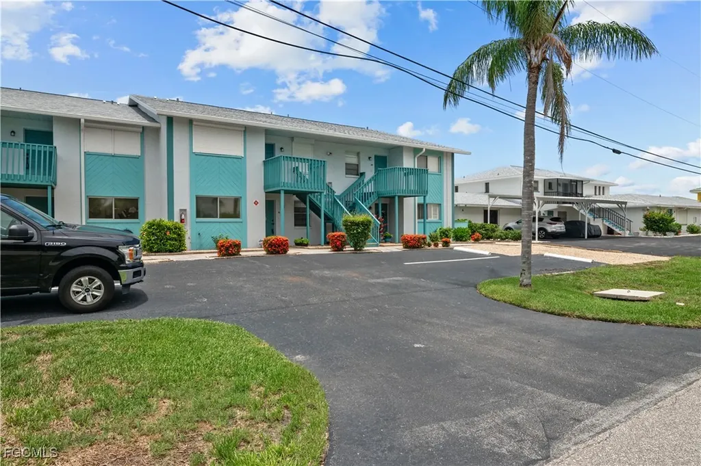 1005 SE 40th Street Cape Coral FL 33904