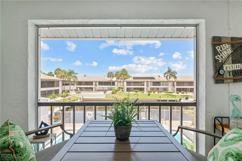 1005 SE 40th Street Cape Coral FL 33904
