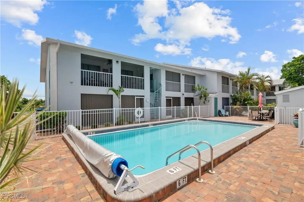 1005 SE 40th Street Cape Coral FL 33904