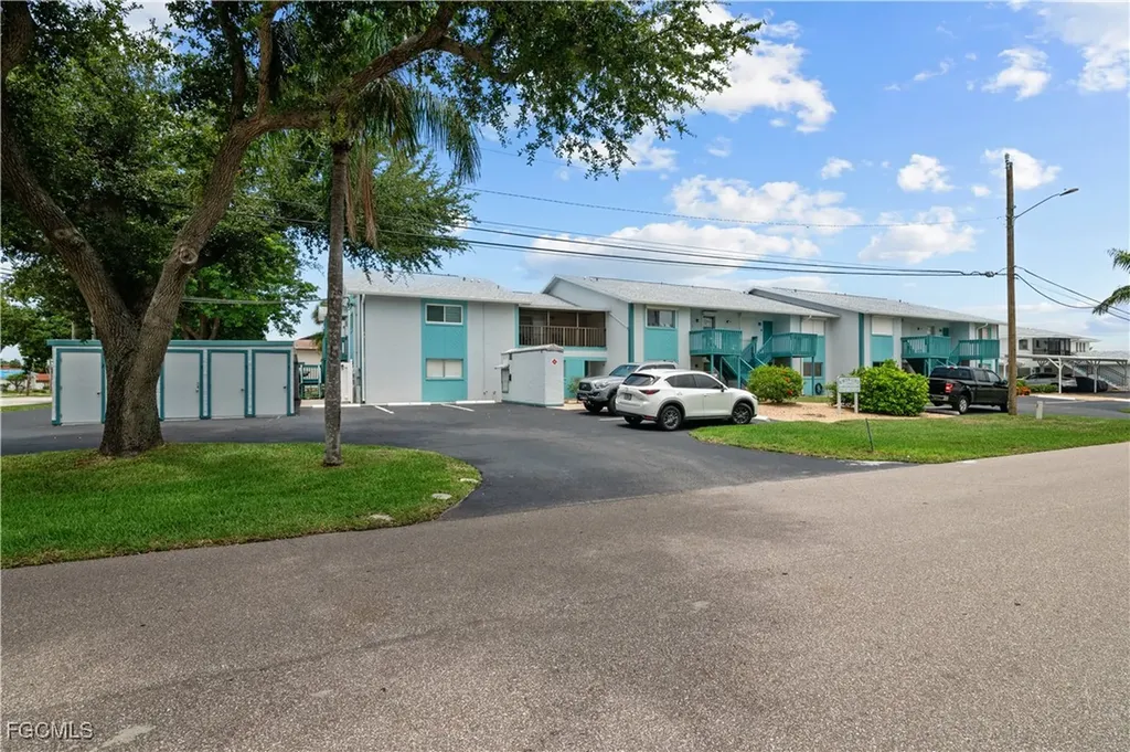 1005 SE 40th Street Cape Coral FL 33904