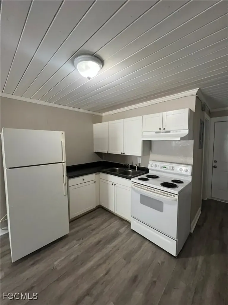 2643-2651 Lafayette Street Fort Myers FL 33916