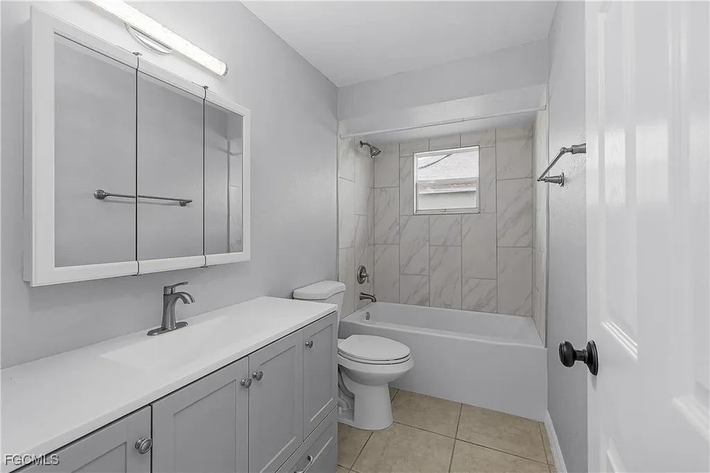 4012/4014 SW 16th Place Cape Coral FL 33914