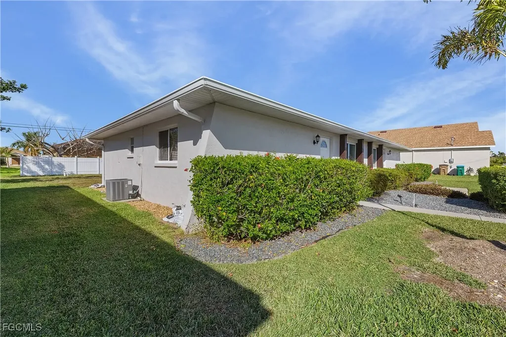 4012/4014 SW 16th Place Cape Coral FL 33914