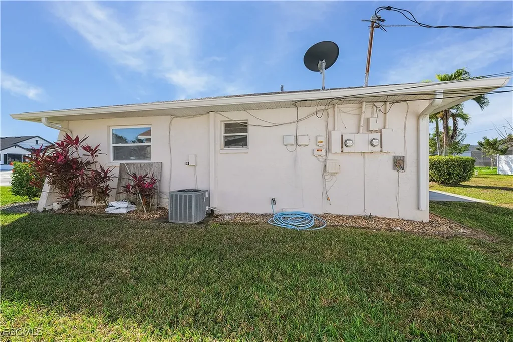4012/4014 SW 16th Place Cape Coral FL 33914