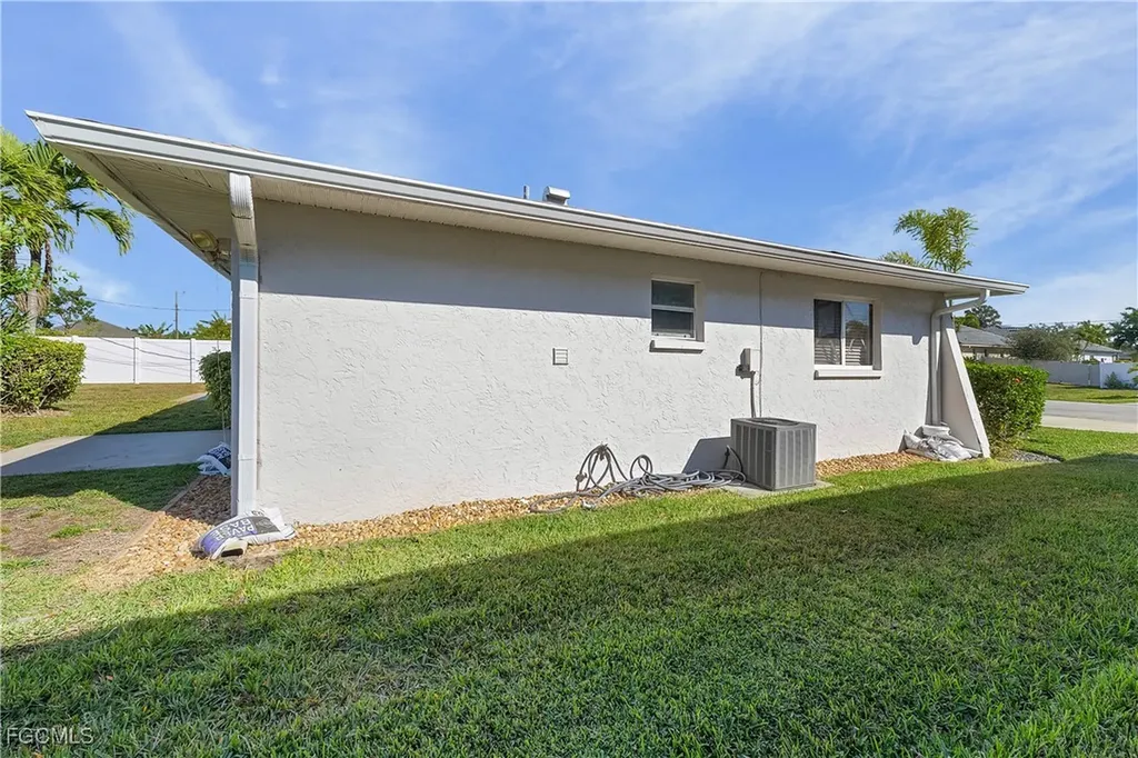 4012/4014 SW 16th Place Cape Coral FL 33914