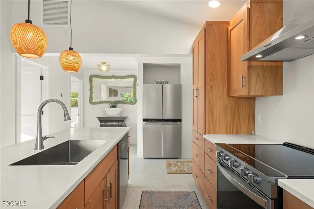 3009 Singing Wind Drive Sanibel FL 33957
