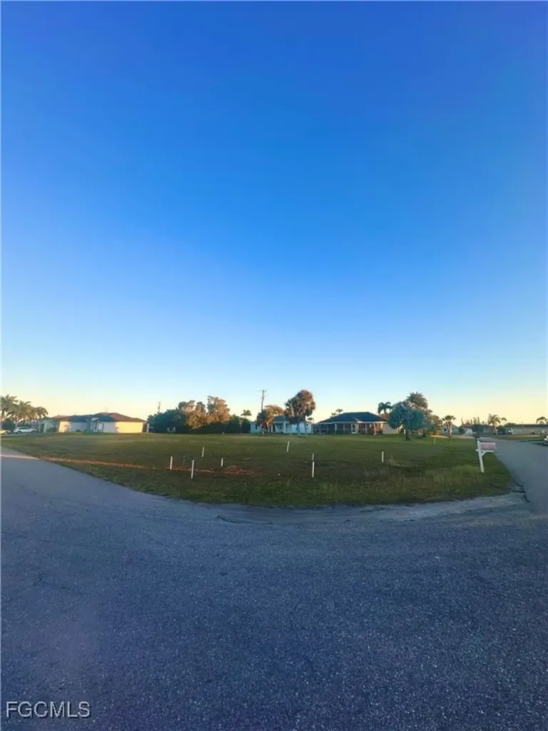 2014 NE 25th Terrace Cape Coral FL 33909