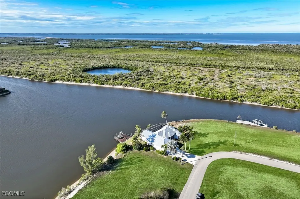 4640 NW 33rd Terrace Cape Coral FL 33993